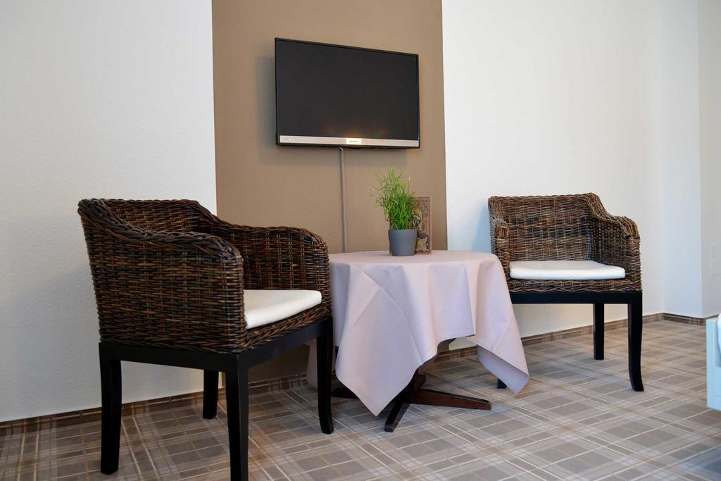 Arnimsruh Hotel Garni Lubeck Exterior photo