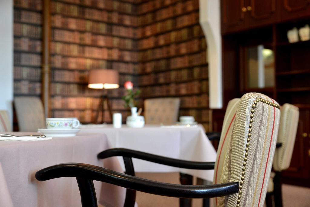 Arnimsruh Hotel Garni Lubeck Exterior photo