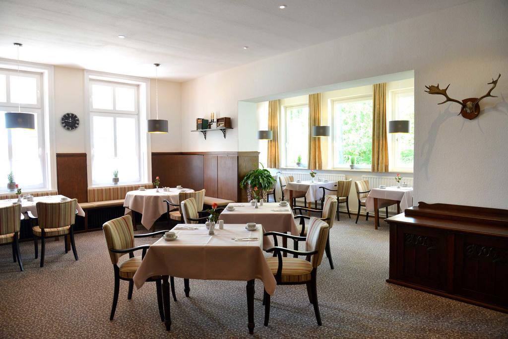 Arnimsruh Hotel Garni Lubeck Exterior photo